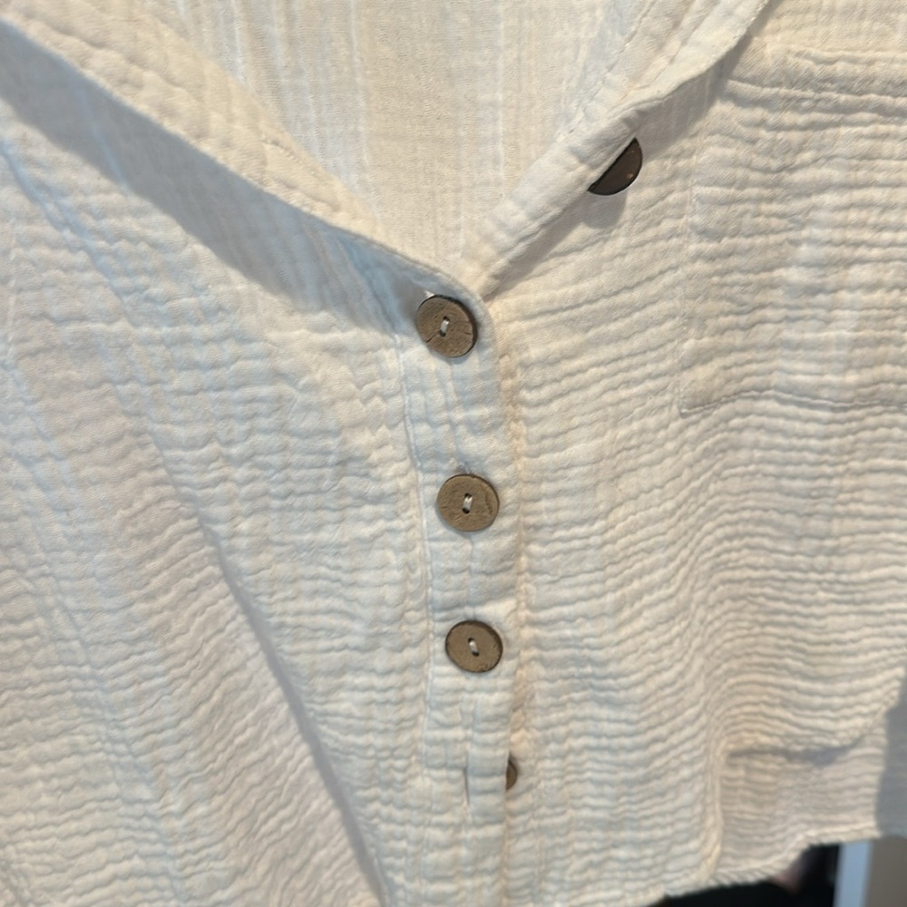 Linen top! - Picture 2 of 3